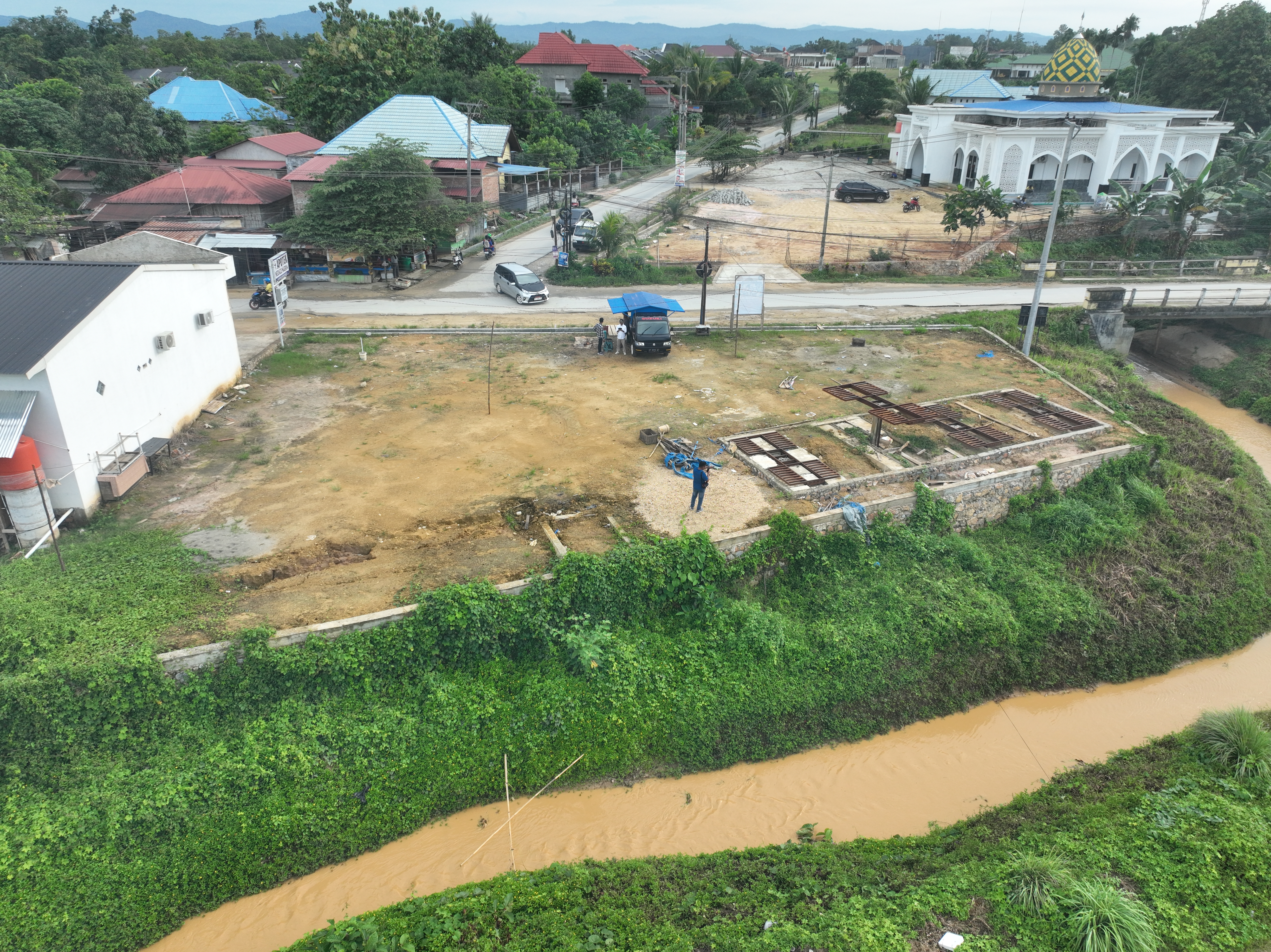 Tanah Pertigaan Hombis Baruga